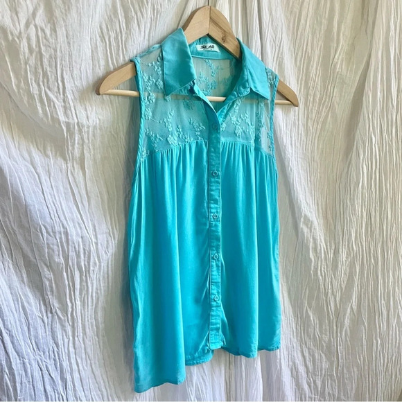 The Arte by Zenana Cerulean Blue Floral Lace Back Button Up Collared Tank, S - Picture 3 of 14